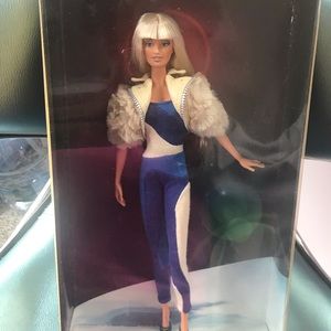 ATTENTION. Barbie collectors. Gold label Barbie